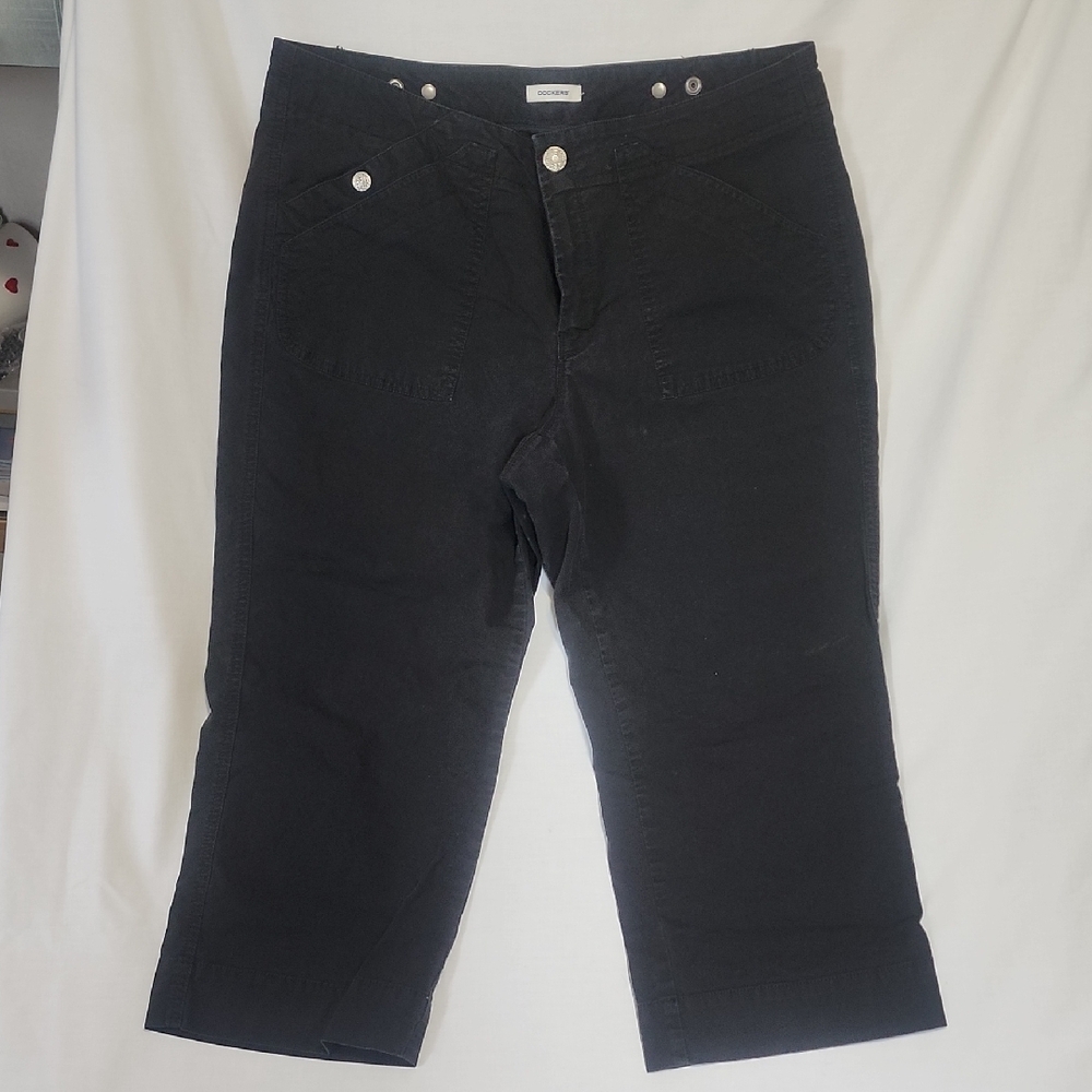 Dockers Black Capris